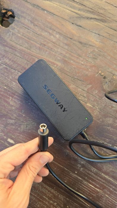 Incarcator original Segway pentru trotinete electrice Ninebot
