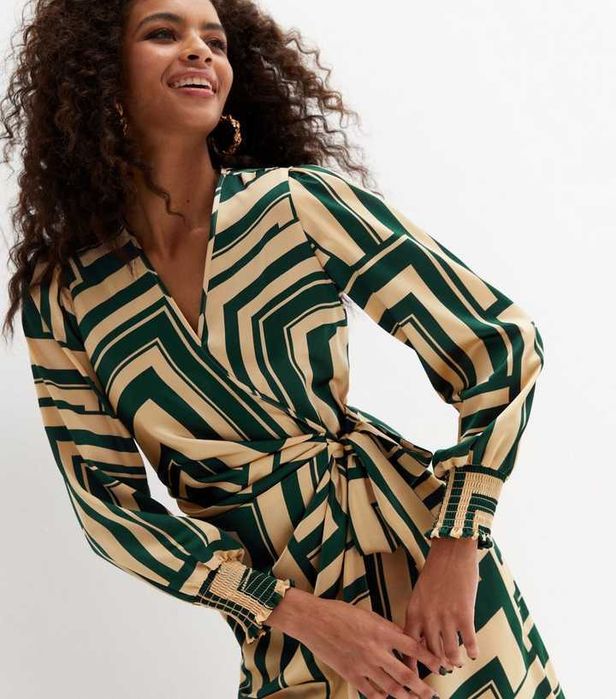 Сатенена рокля размер M