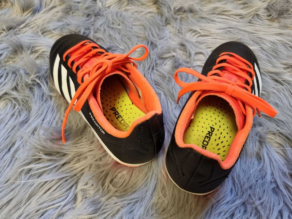 Crampoane fotbal Adidas Predator marimea 36