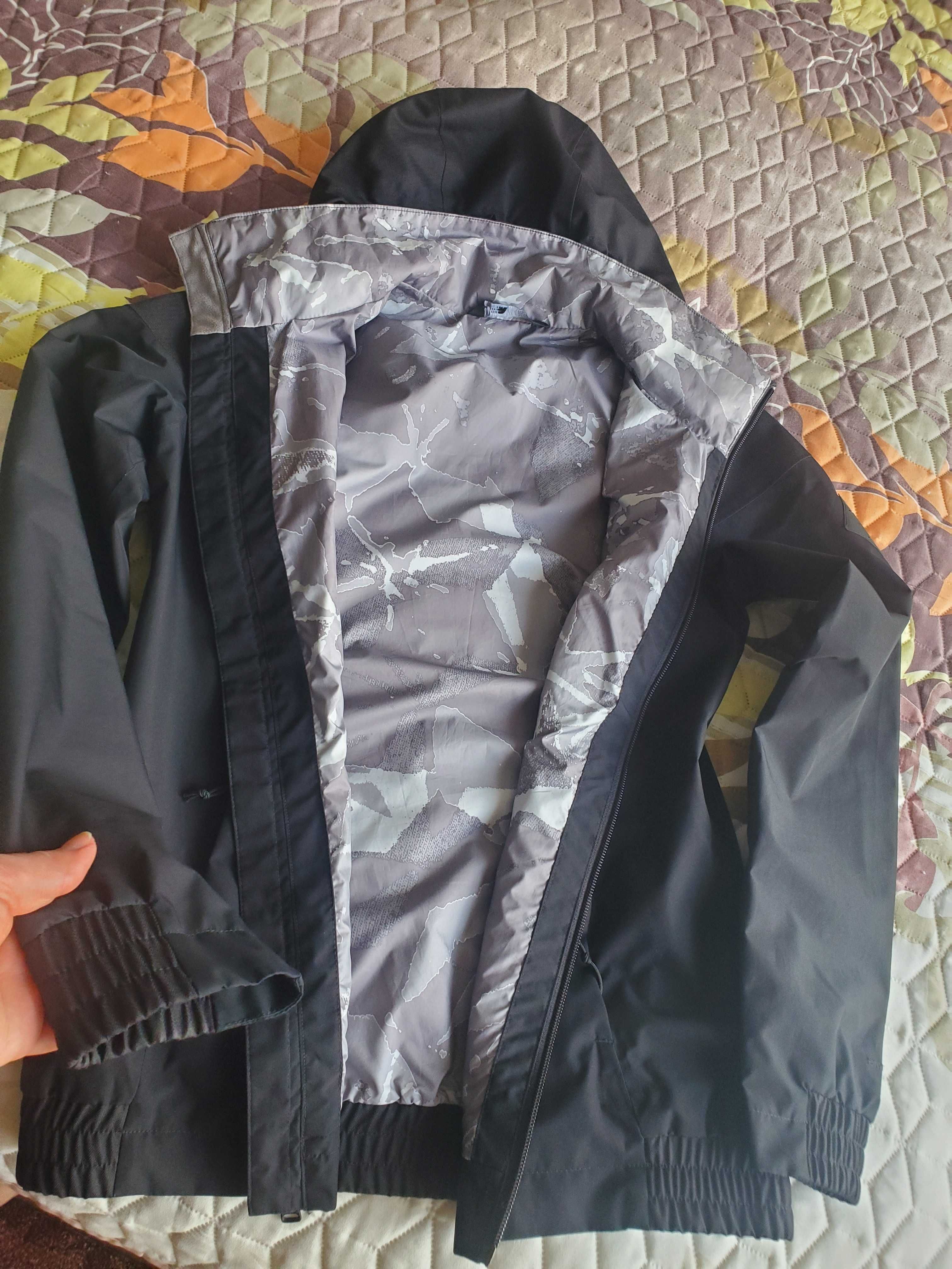 The North Face light weight jacket / водоустойчиво яке, тип ветровка/