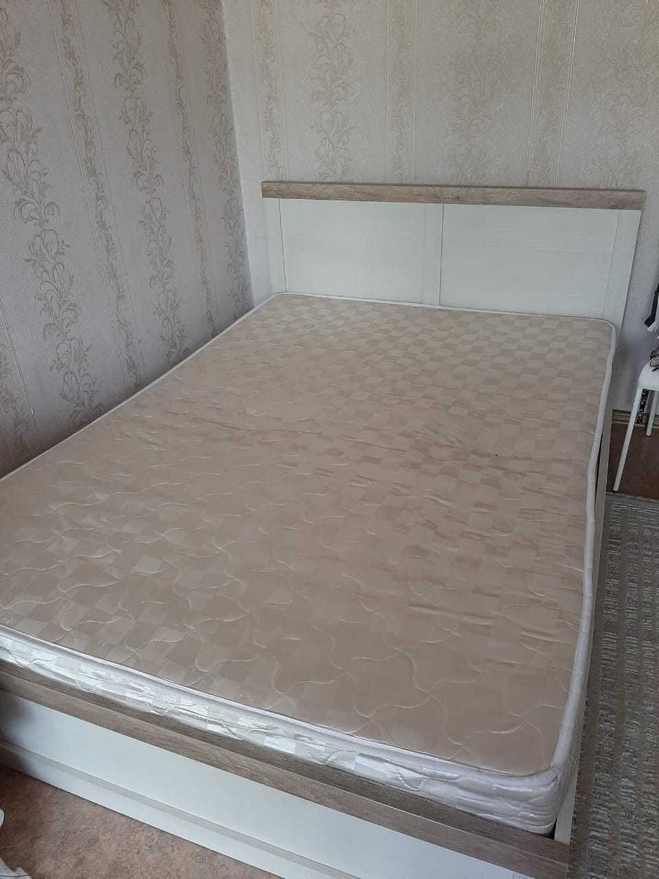 Продам кровать 140*200