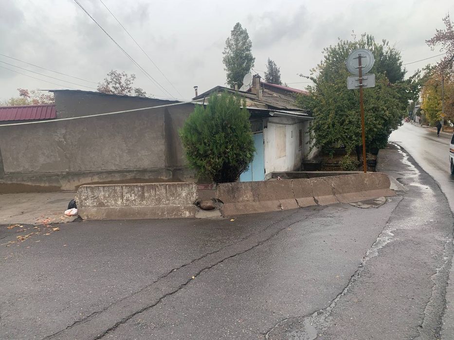 М.Улугбек тумани гулсанам ку́ча (ттз)да 7 сотих 8 хона СОТИЛАДИ