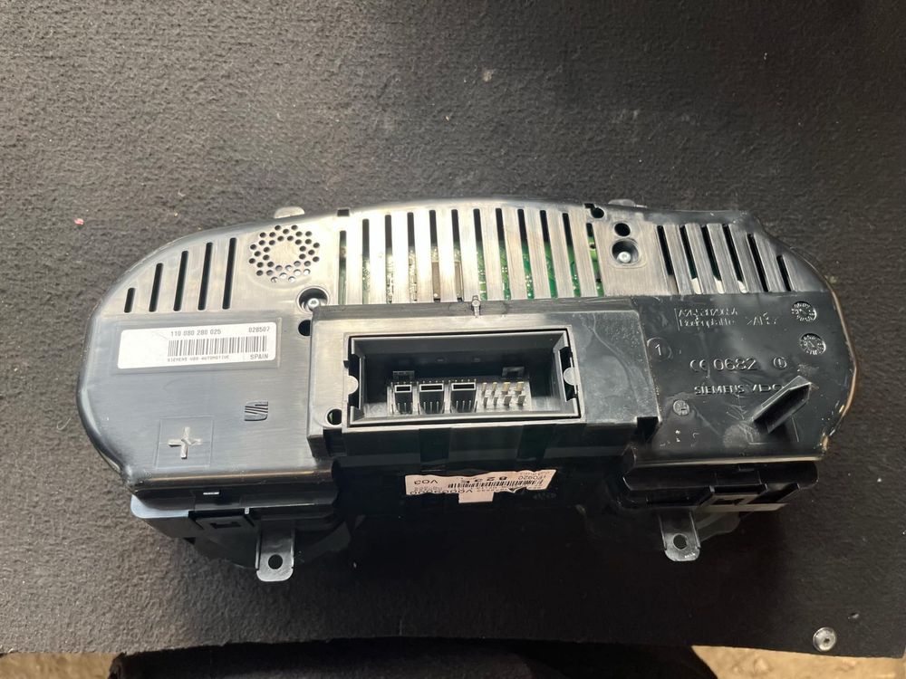 Бензинов километраж табло Seat Leon 1p0920823 Е 2006