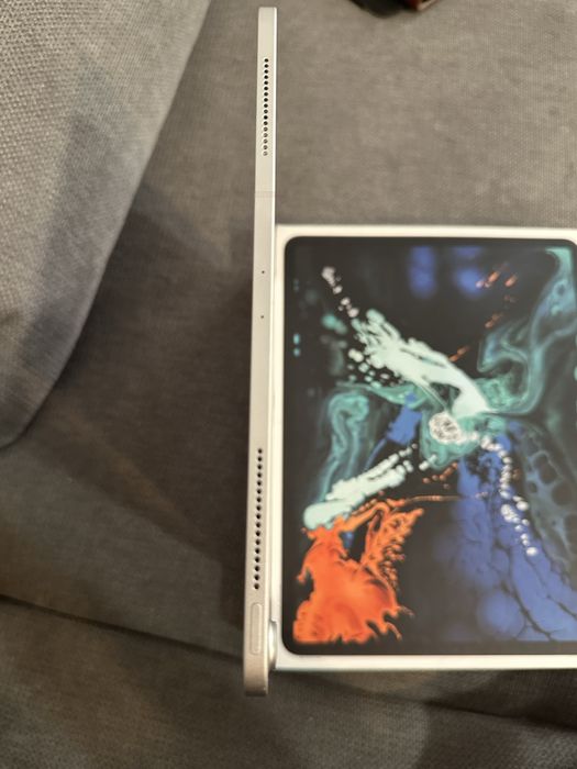 Apple Ipad pro 3 256gb wifi+cellular Silver с два кейса и apple pen