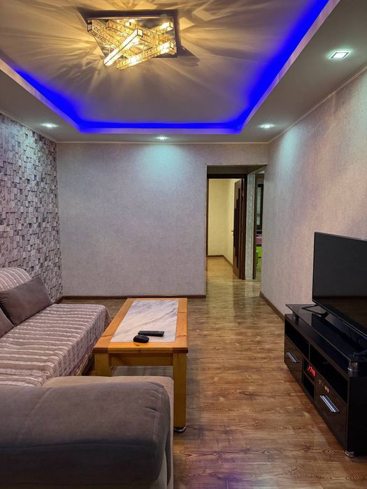 Срочно Аренда 3 комнаты 4 этаж 400$ Микрорайон