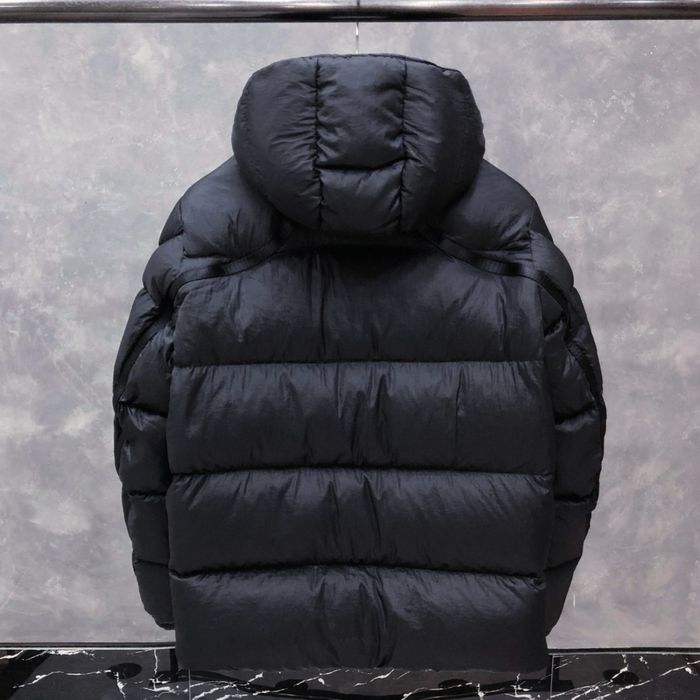 Geaca Moncler editie limitata