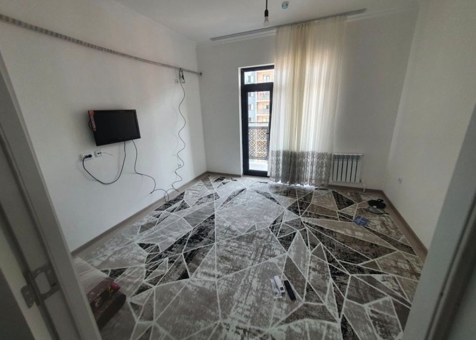 Shota Rustaveli koʻchasida 1 xona kvartira ijaraga beriladi