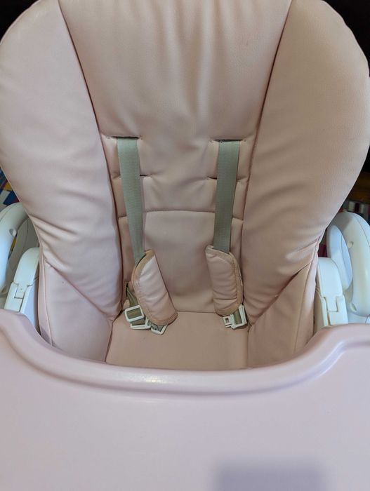 Scaun de masa in stare impecabila