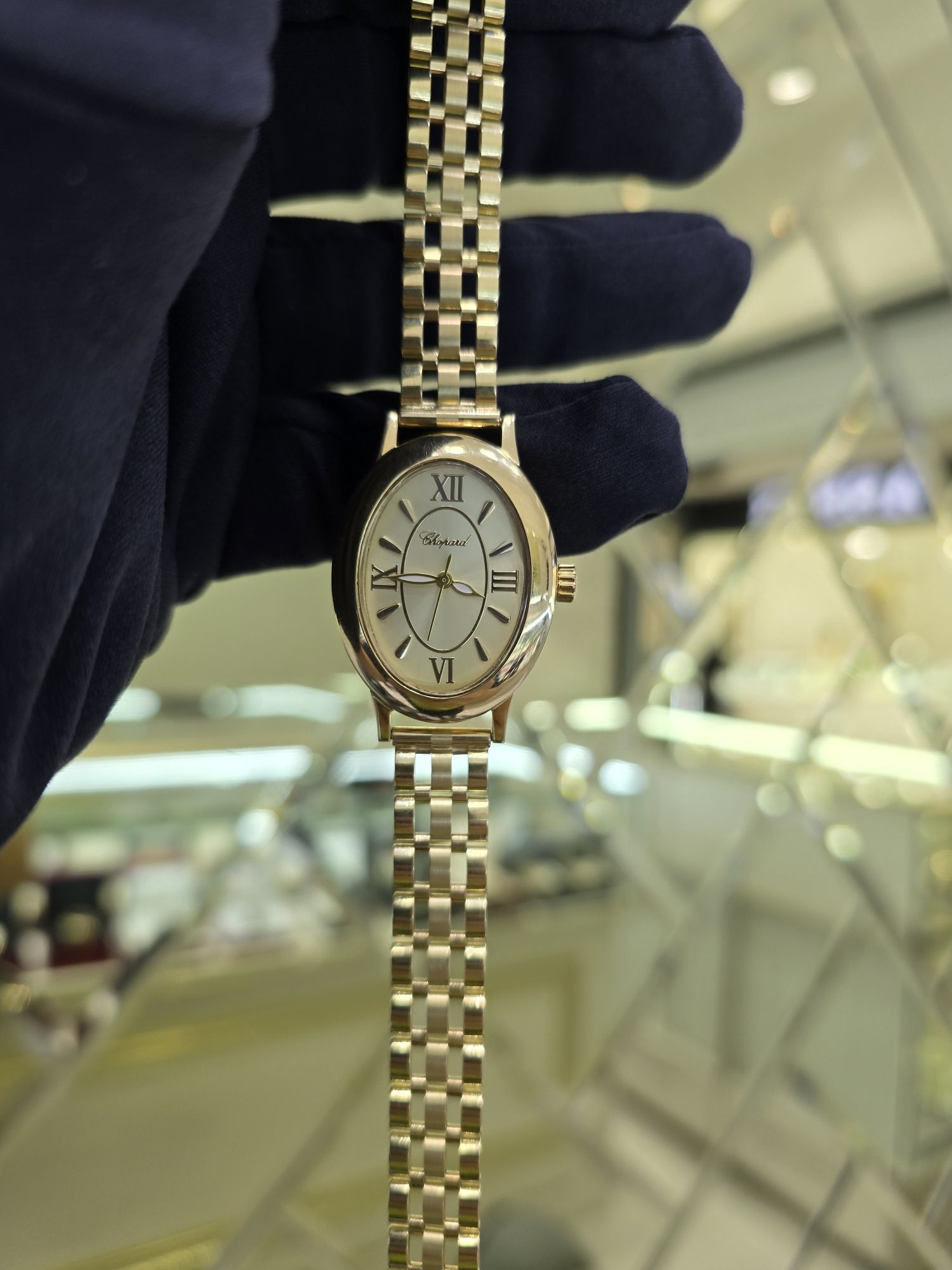 Продаю Золотые часы Chopard с браслетом 750 пробы