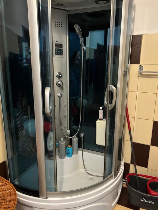 Vând cabina de dus