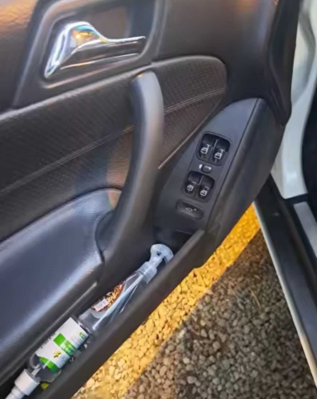 Вътрешни дръжки за Мерцедес Ц класа в203 Mercedes  W203 ръкохватки