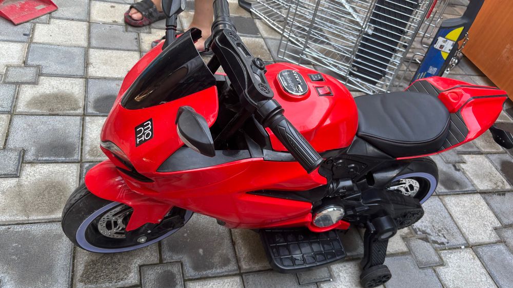 Motocicleta electrică (copii)