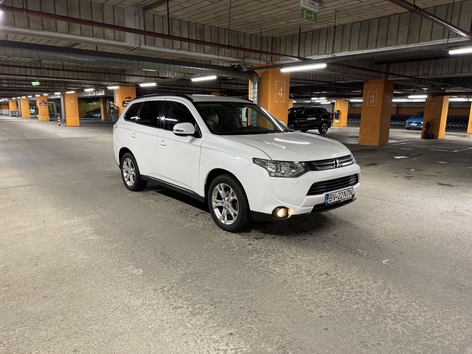 Mitsubishi Outlander 3