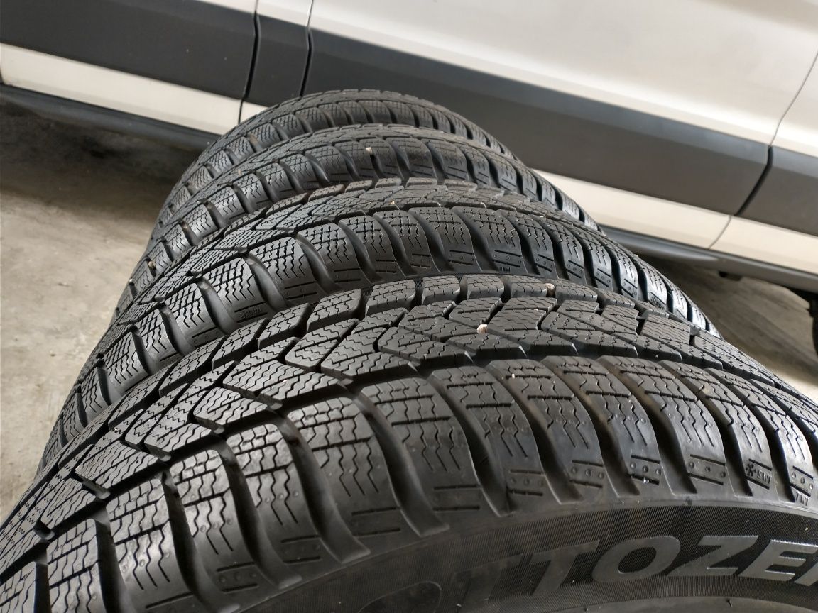 Anvelope de iarna  205 60 R16 M+S profil Nou Pirelli Winter Seal 96H