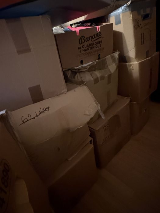 Lichidare de stoc! 40 lăzi cu haine copii + gravide – doar 2.500 lei!