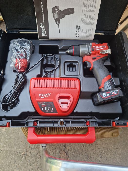 Milwaukee M12 FPD2 nouă