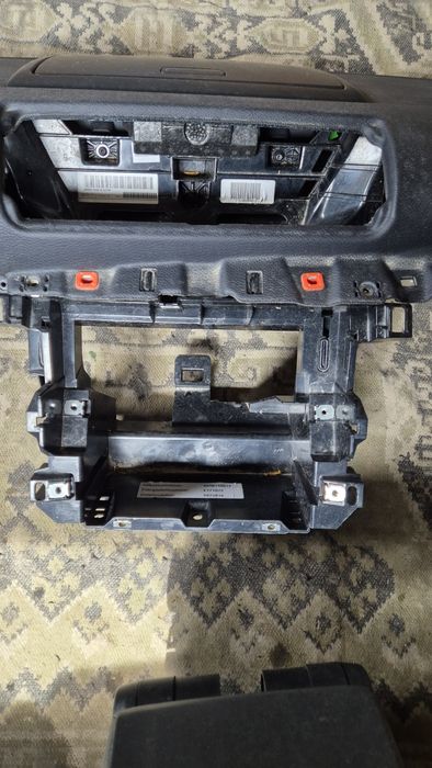 Оригинално Арматурно Табло с Еърбег  за БМВ 1 Серия 2003- 2013г