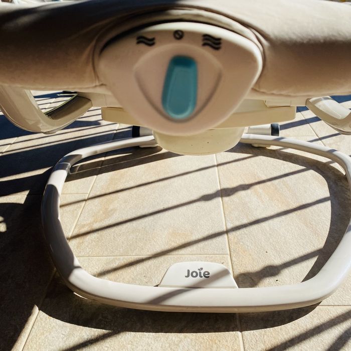 Balansoar electric Joie Serina 2 în 1