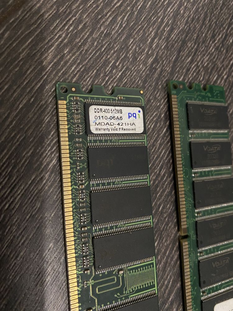 Продам ОЗУ 2 шт 512 DDR 3,4