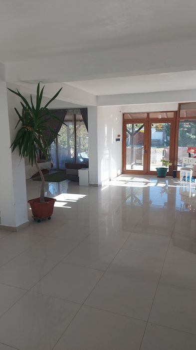 Casa cu spațiu comercial Izvor Simnicu de Sus