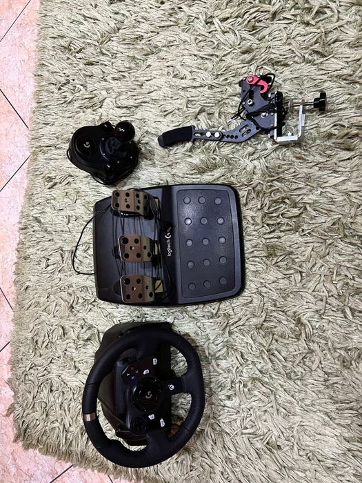 Volan Logitech G920 cu Pedale , Schimbator si frana de mana