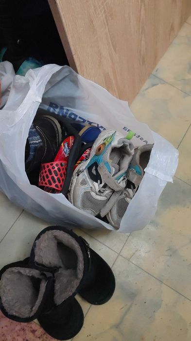 Отдам детскую обувь