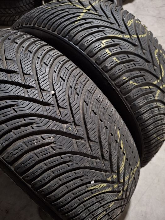 2 Anvelopele de iarnă 225 55 r17 BfGoodrichr