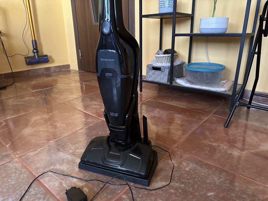 Вертикална прахосмукачка SilverCrest 2 in 1, 18V - ГАРАНЦИЯ, БЕЗ ЧЕТКА