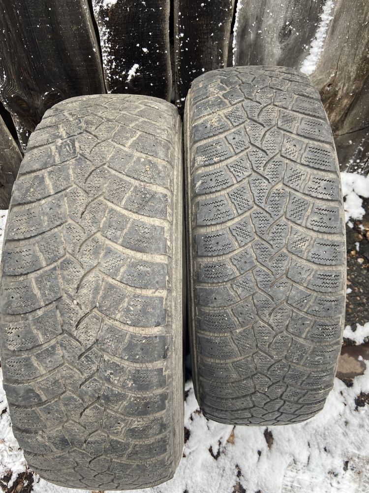 Продам зимнюю резину 225/70 R16