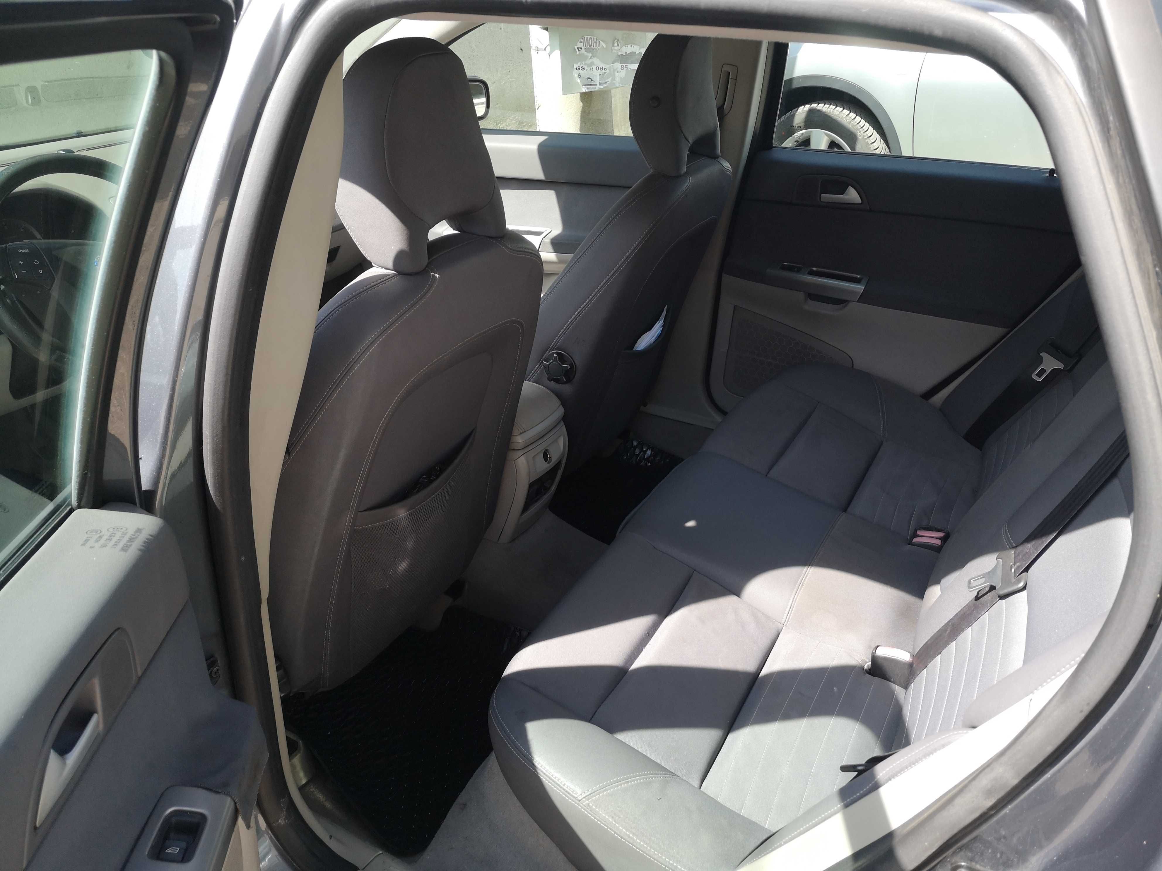 Продава Volvo V50