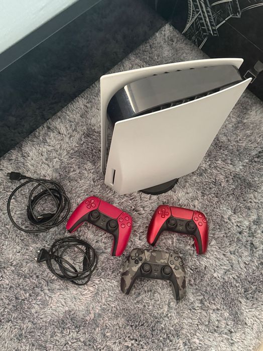 Play station 5, 3 manete și 6 jocuri