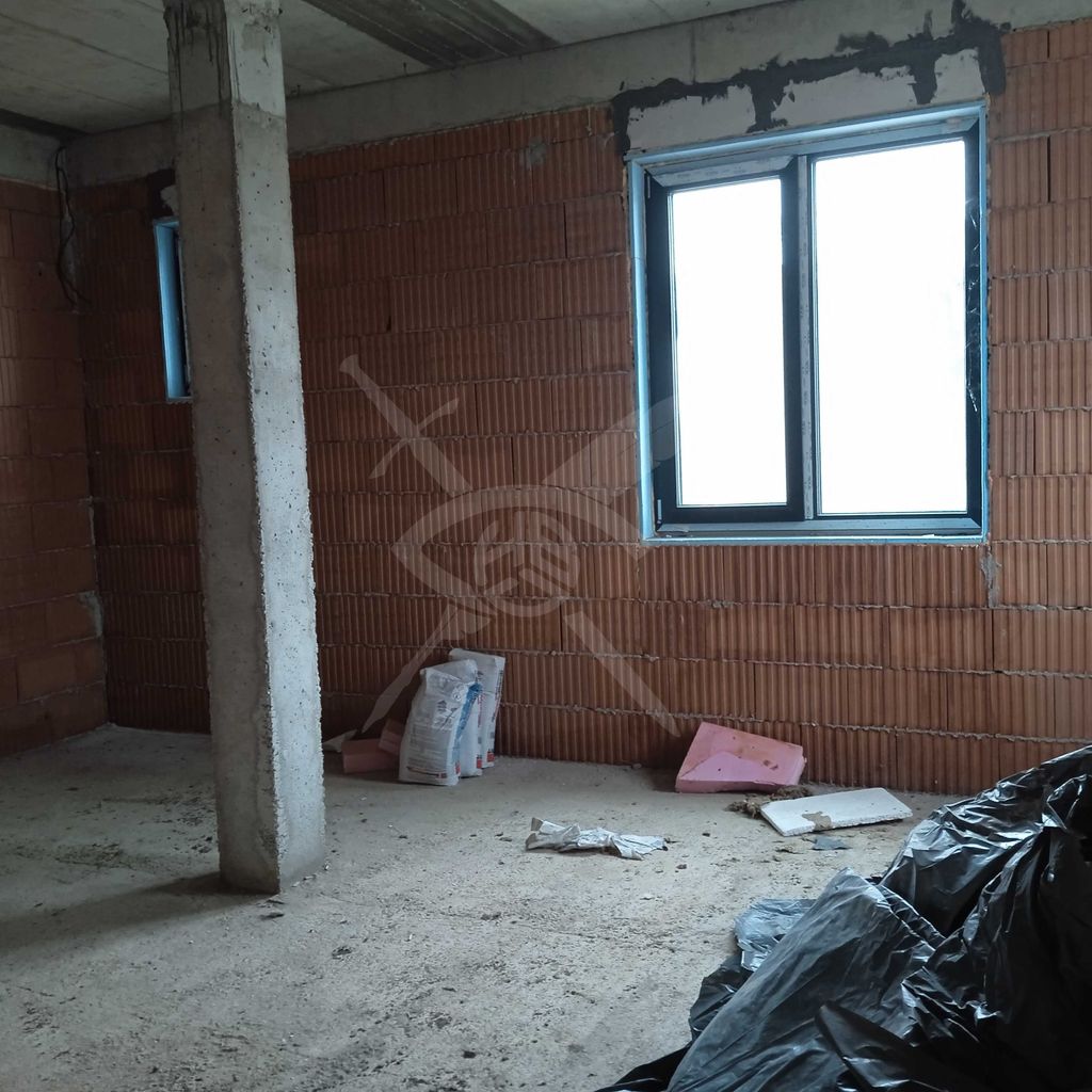 Продава се Къща в Пловдив, Коматевски възел - 312 кв.м за 1026 €/кв.м - Снимка #2