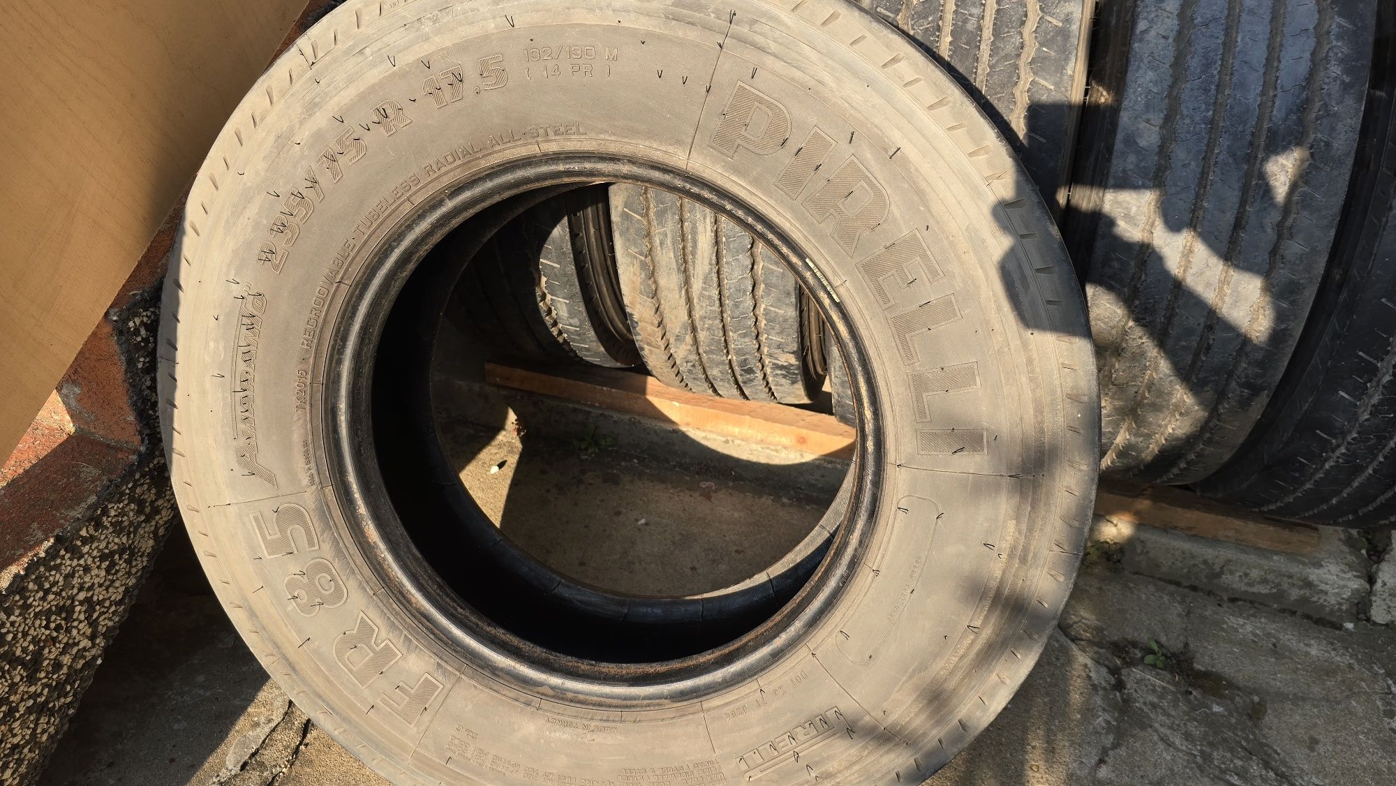 Тежкотоварни гуми Pirelli FR85 AMARANTO 235/75/17.5