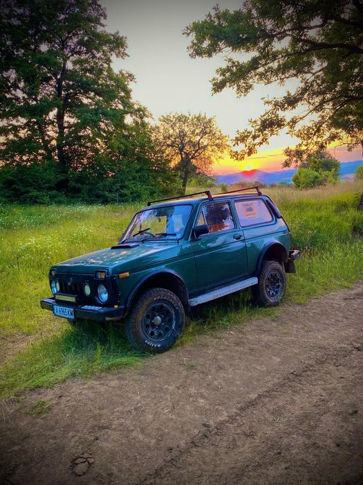 Продавам Лада Нива, перфектна!