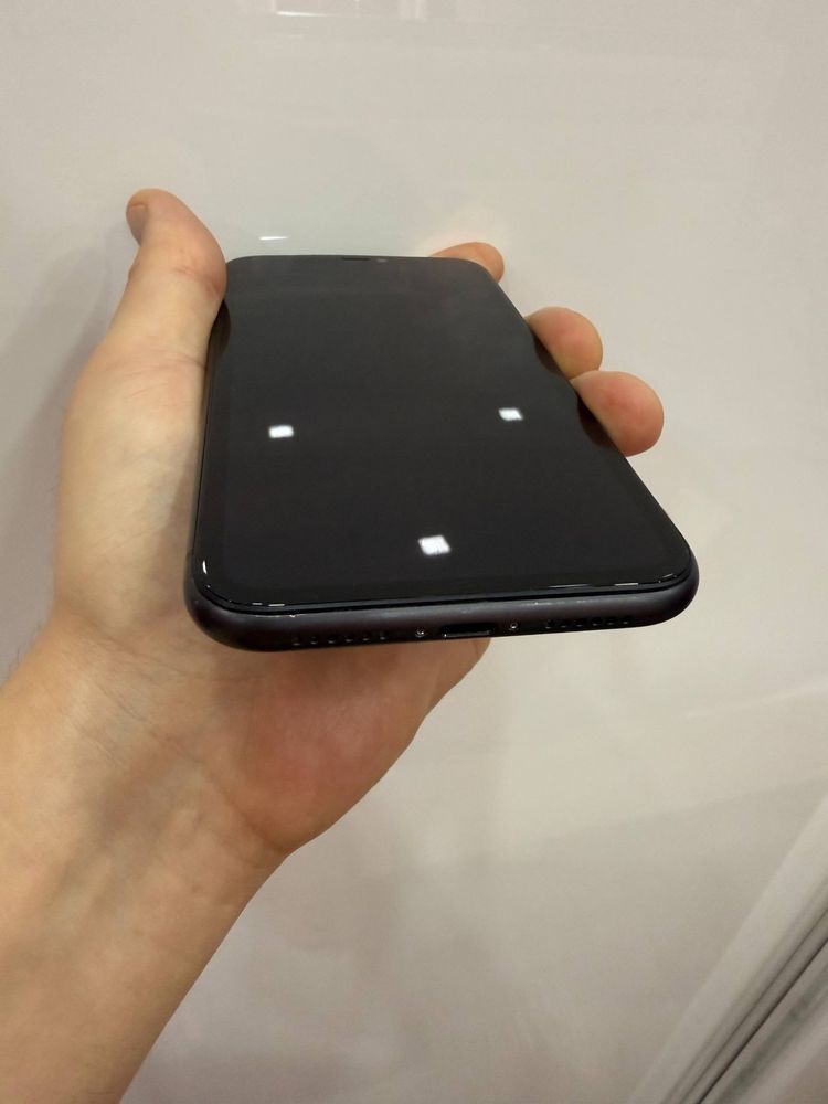 Iphone 11 128gb 2 ta sim kartali 77 emkost