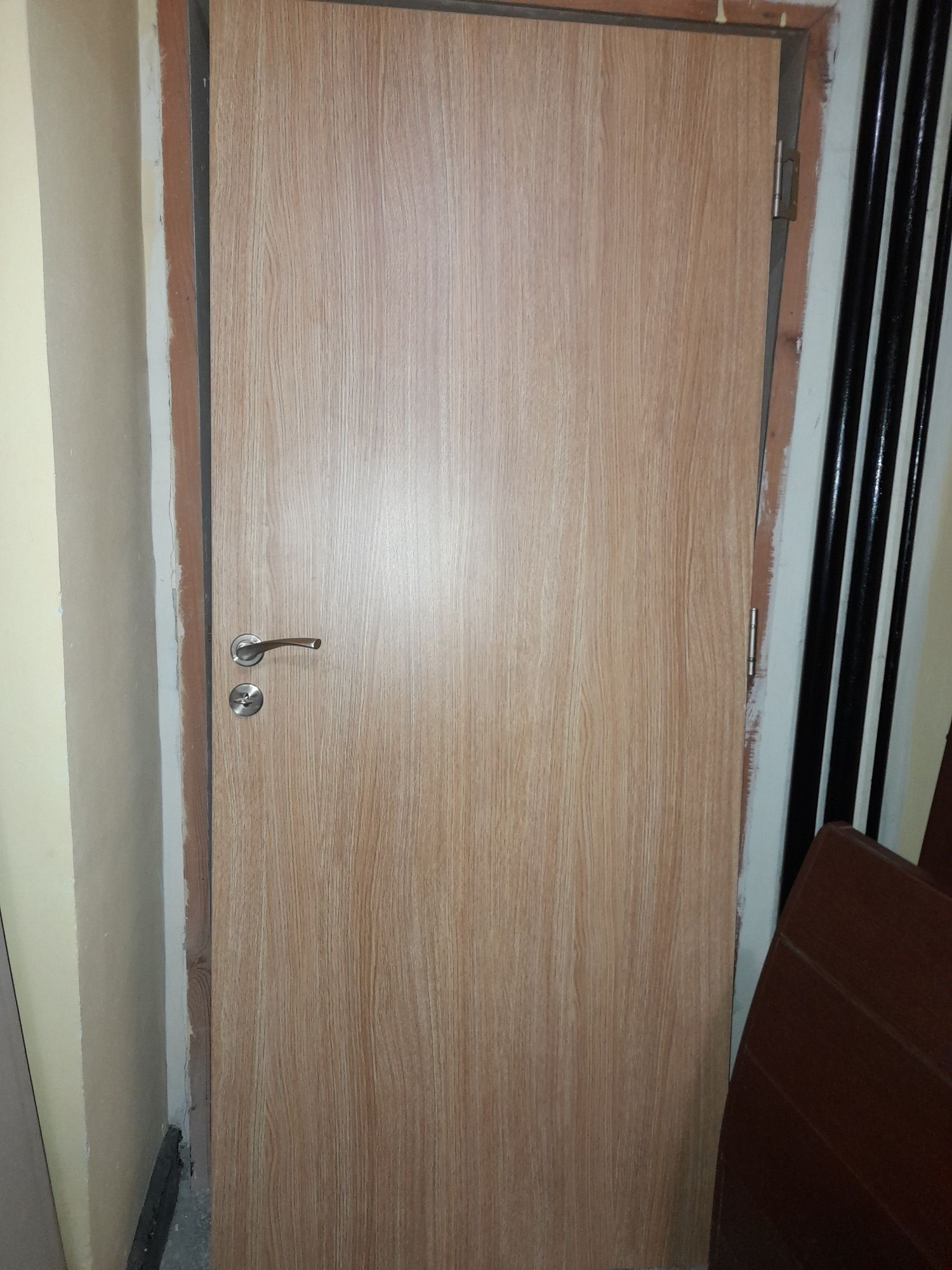 Продавам 4бр. интериорни врати с каси. Спешно и изгодно!