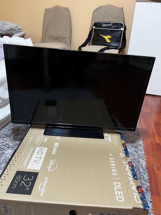 Vand tv Toshiba 80 cm cu cutie Urgent