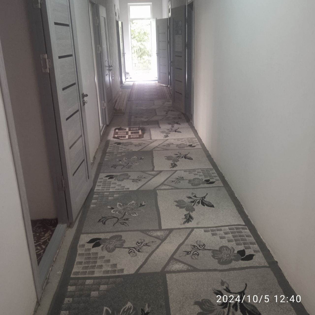Uchastka 6.5 sotix 5 xonali Zangiota Tinchlikda