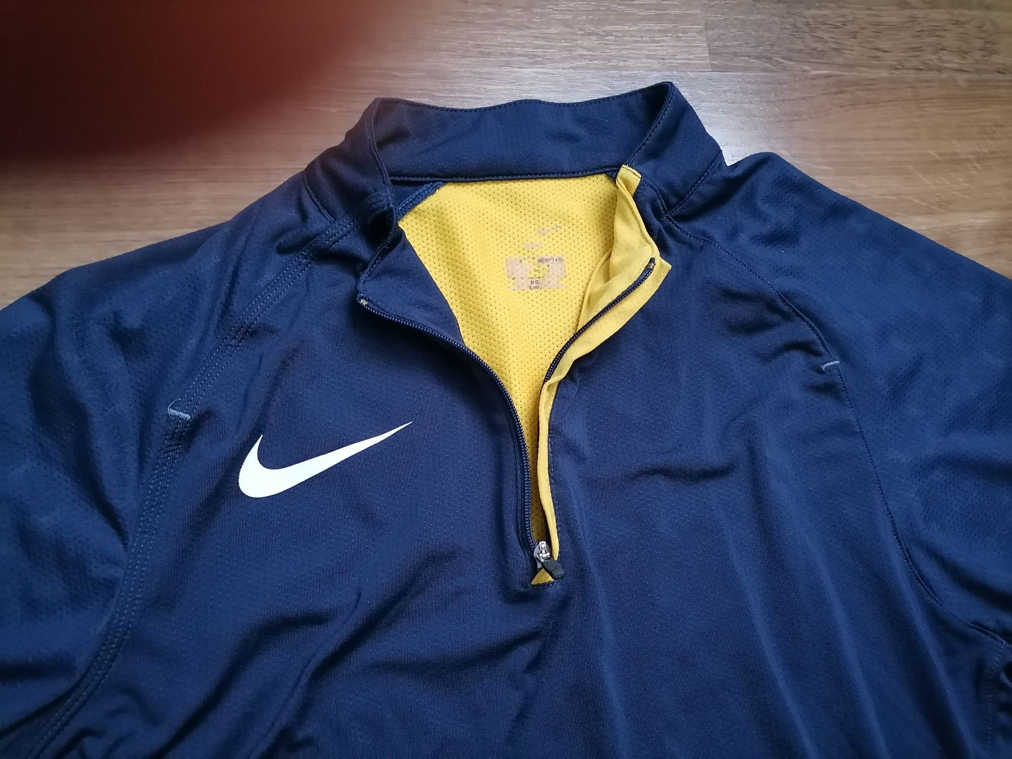 Tricou Nike. Mar. M