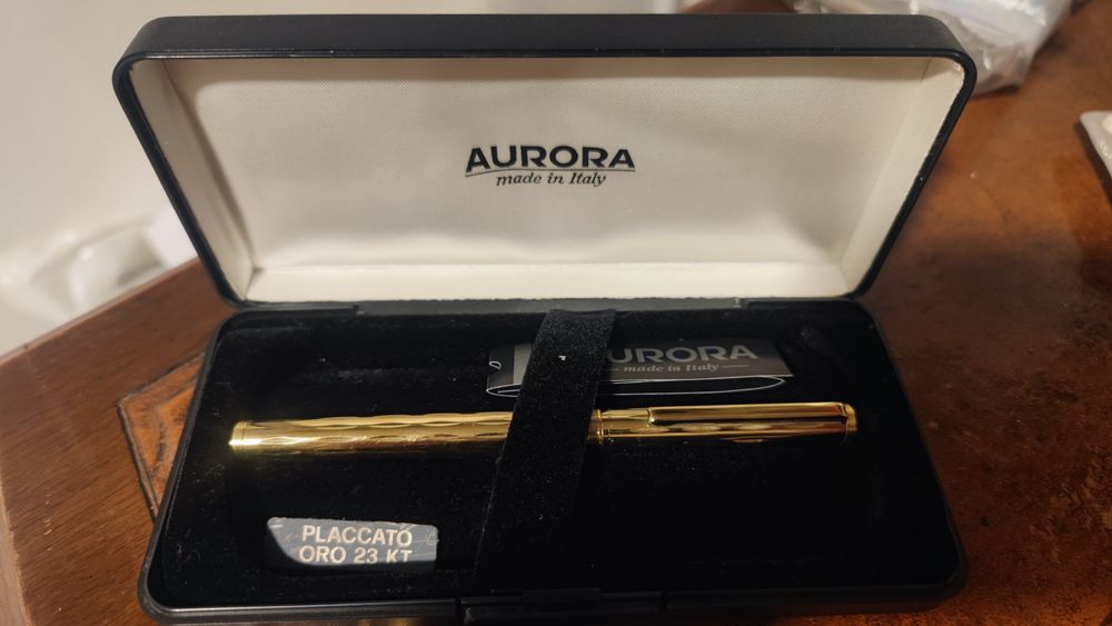Stilou Aurora placat cu aur 23K – Nou, în cutie originală.