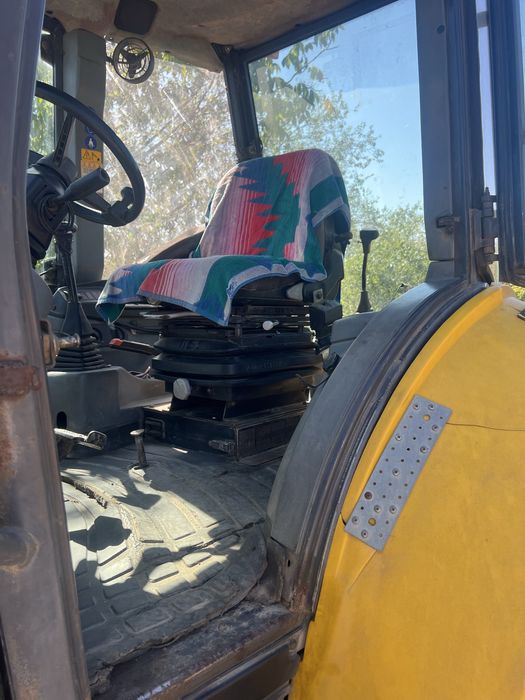 De vanzare buldoexcavator New Holland