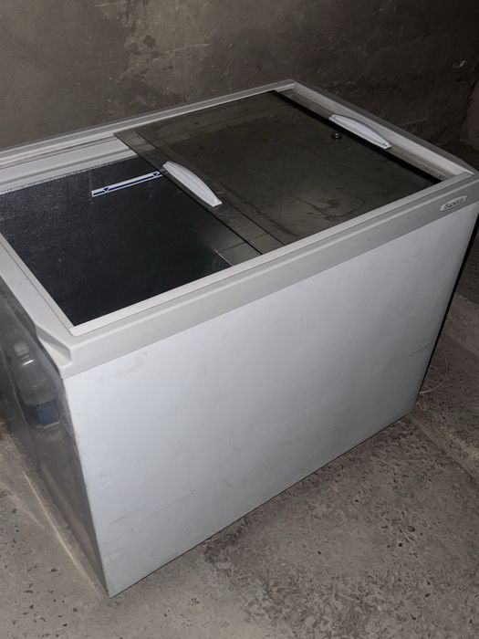 Морозильник в отличном состояний