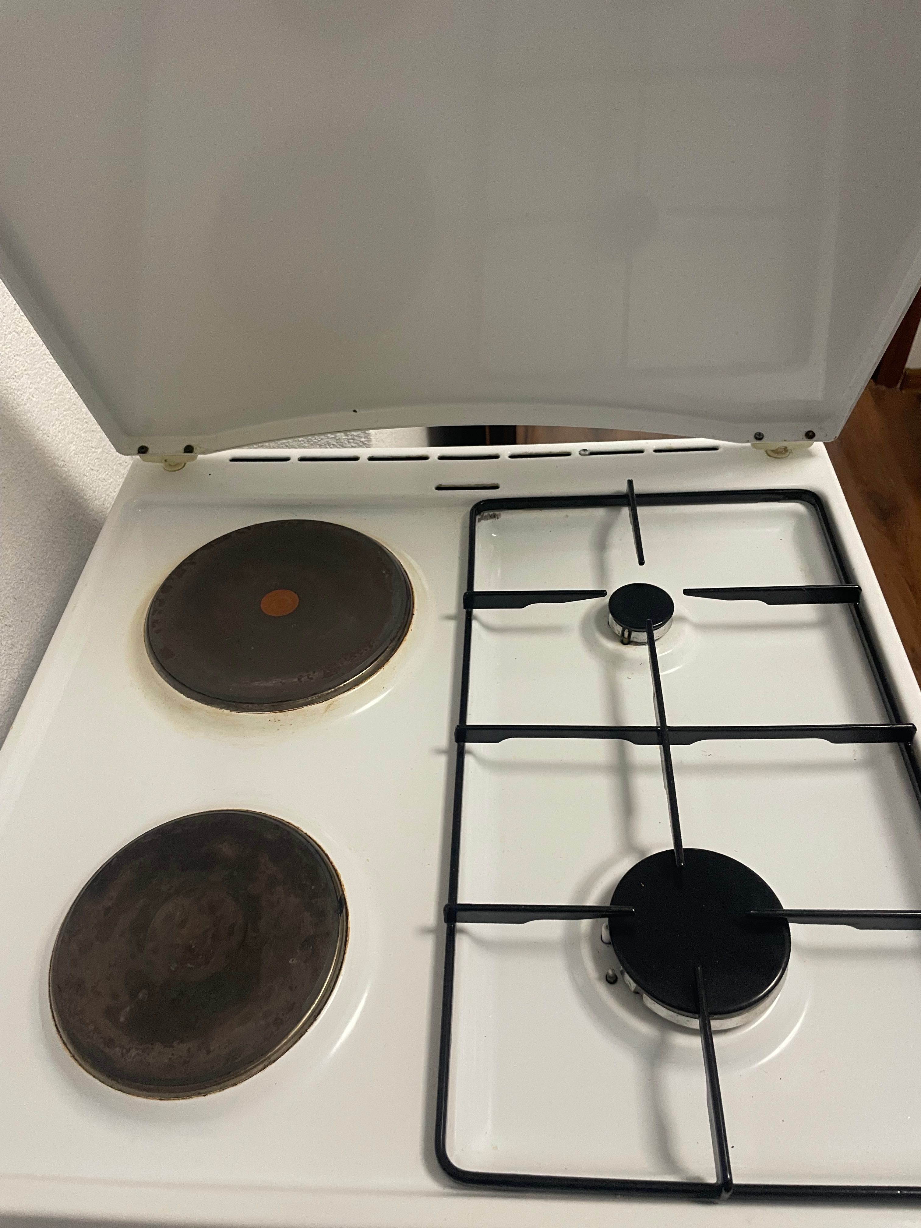Продавам готварска печка Gorenje