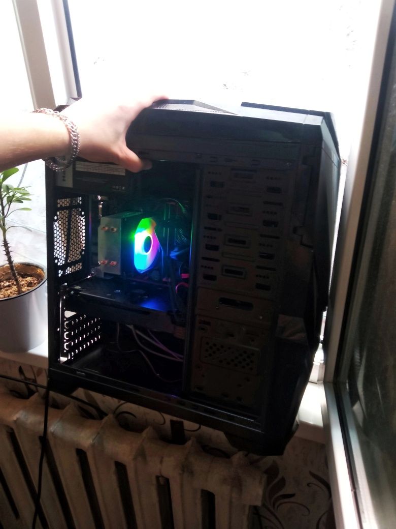 Срочно!!! Игровой i5/16Gb/RED DRAGON RX470 DDR5 4GB/SSD/LG 19' монитор