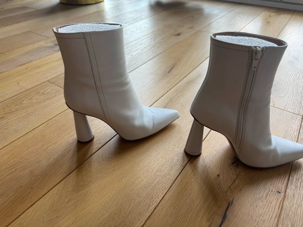 Бели боти Jacquemus