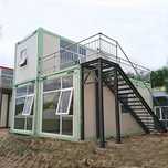 Vand container modular cu etaj pe structura metalică
