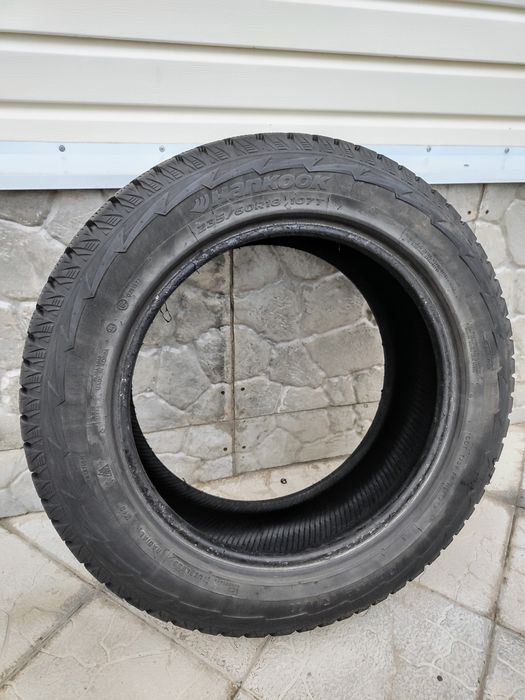 Hankook 235/60 R18 107 T с шипами