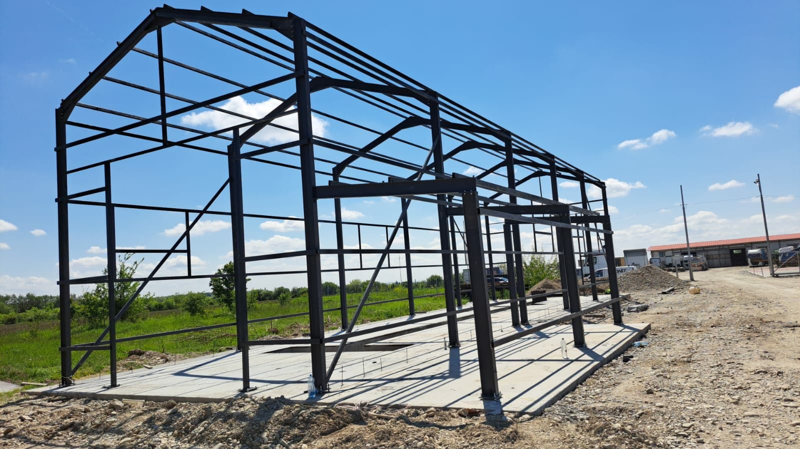 Vând structura metalica 7X25X6 sau 10X20X5 sau 12X30X4