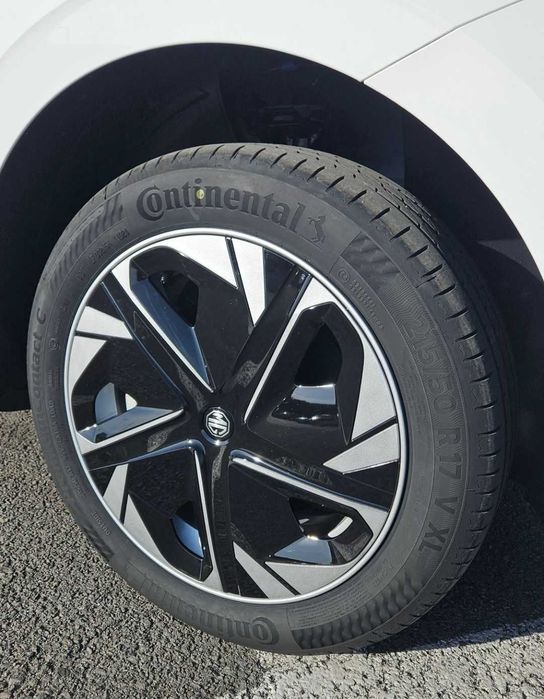 Anvelope Vara Continental Premiumcontact C 215/50R17 95V noi