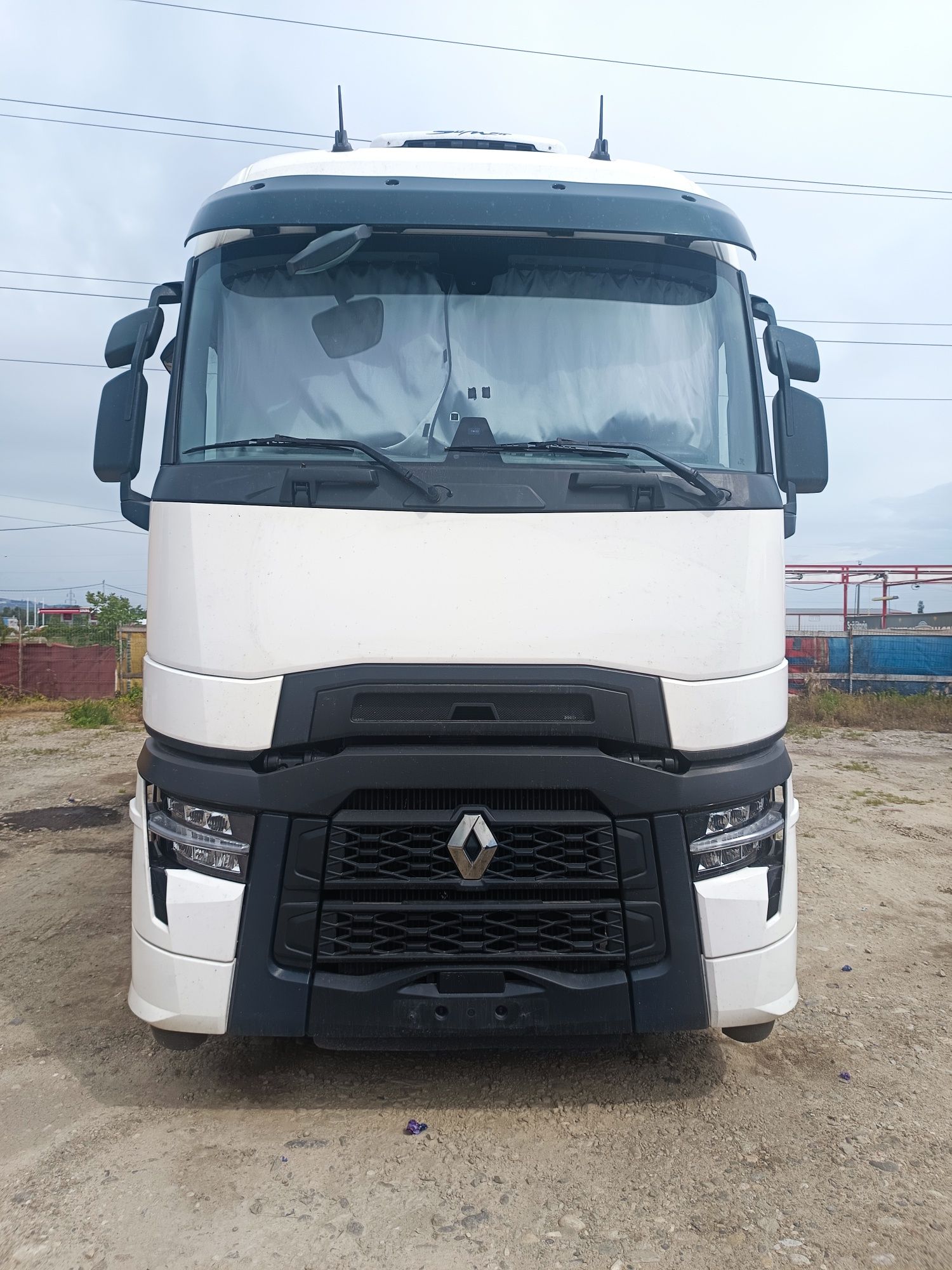 Vând sau schimb Renault T520